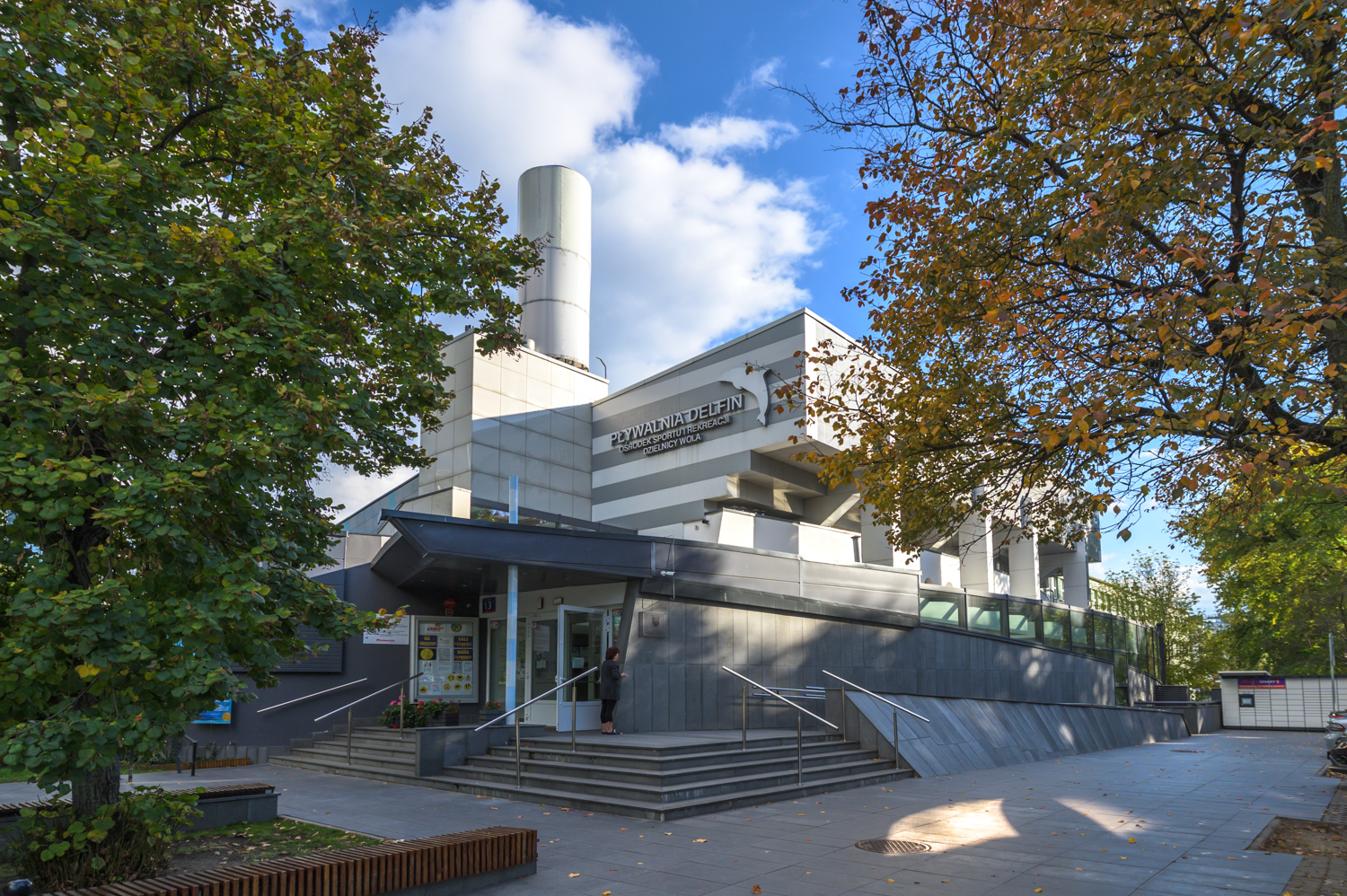 Zdjęcie architektury budynku Pływalnia Delfin